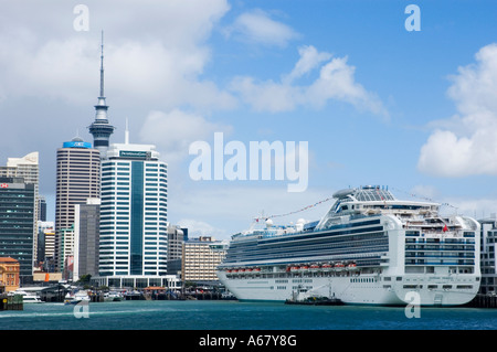 Stock Foto von das Kreuzfahrtschiff Sapphire Princess festgemacht in Auckland, Neuseeland. 2007. Stockfoto