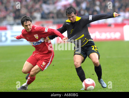 Roberto HILBERT VfB Stuttgart (links) versus Jeffrey LEIWAKABESSY Alemannia Aachen Stockfoto