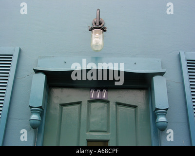 Haustür Detail des Hauses mit nr Nummer 777 Stockfoto