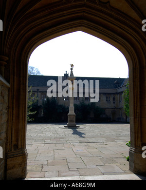 Corpus Christi vorderen Quad und der Pelikan-Spalte Stockfoto