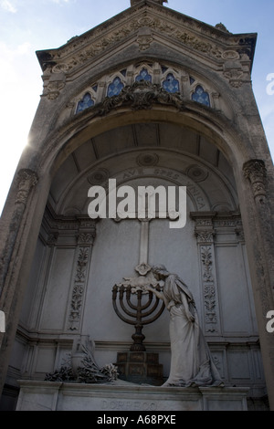 Grab mit Glasmalerei (Recoleta) Stockfoto