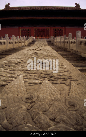 Carving eine Steintreppe. Die Verbotene Stadt. Beijing. China Stockfoto