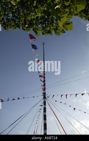 Ein traditionelles Maibaum in Worcestershire Dorf von Offenham im Vale of Evesham England UK Stockfoto