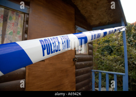 Kreuzen Sie nicht Polizei Linie Klebeband Stockfoto