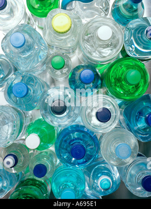 LEERE PLASTIKFLASCHEN FÜR RECYCLING UK Stockfoto