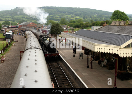 UK Gloucestershire Winchcombe Gloucester Wawickshire Eisenbahn Dampflok Bahnhof betreten Stockfoto