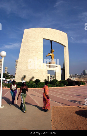 Senegal Dakar Corniche Ouest Milleniumsdenkmal Stockfoto