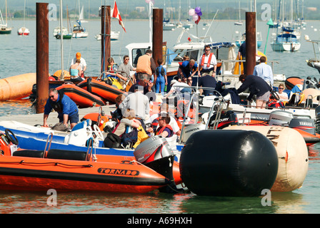 Boote vertäut am Steg Stockfoto