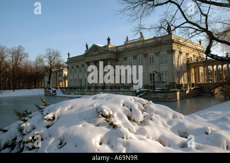 Palast auf dem Wasser Gebäude im Lazienki-Park in Warschau, Polen Stockfoto