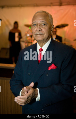 Ehemaliger Bürgermeister David Dinkins besucht eine soziale Funktion in New York City USA 23. Februar 2006 Stockfoto