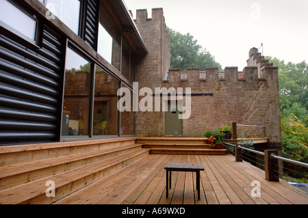 EIN MODERNES HAUS GEBAUT IN EINER BURG STIL JAGDHÜTTE IN WILTSHIRE UK Stockfoto