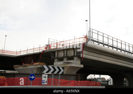 Verzögerung und Unannehmlichkeiten bei Wartungsarbeiten auf den italienischen Autobahnen Stockfoto