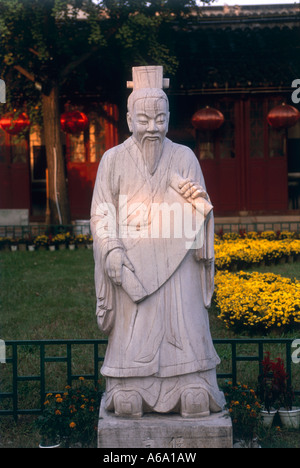 China, Jiangsu, Nanjing, Fuzi Miao (Tempel des Konfuzius), geschnitzten Mauerwerk statue Stockfoto