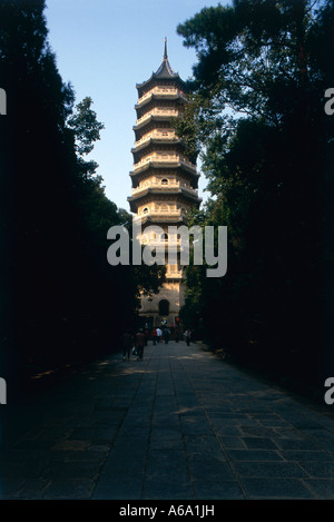 China, Jiangsu, Nanjing, Zijin Shan (Purple Mountain), Linggu-Pagode, Außenseite der 61 Meter hohe Bauwerk im Jahr 1929, Stockfoto