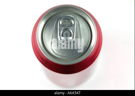 Ungeöffnete Soda kann Makro isoliert auf weiss top Stockfoto