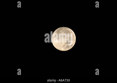 Vollmond in einem schwarzen Himmel Stockfoto