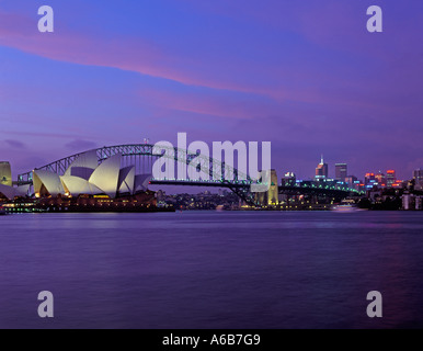 Sydney Opera House und Harbour Bridge Stockfoto