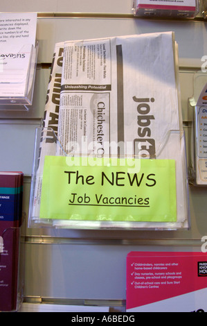 Britische Stellenangebote in Zeitung zu Jobcenter London UK Stockfoto