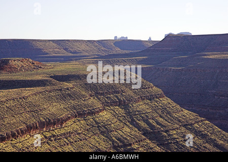 Oxbow beugt sich der San Juan River im Goosenecks State Park in der Nähe von Mexican Hat Utah USA Stockfoto