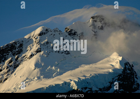 Seidige Wolken über Mt Sefton gesehen von Mueller Hut Mt Cook Nationalpark Neuseeland Stockfoto