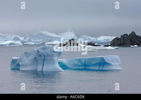 Blaue Eisberge Laurie Island South Orkney Inseln Antarktis Januar 2007 Stockfoto