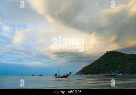 Sonnenuntergang vom Ao Thong Nai Pan Yai Beach Ko Koh Phangnan Phangan Golf von Thailand Thailand Stockfoto
