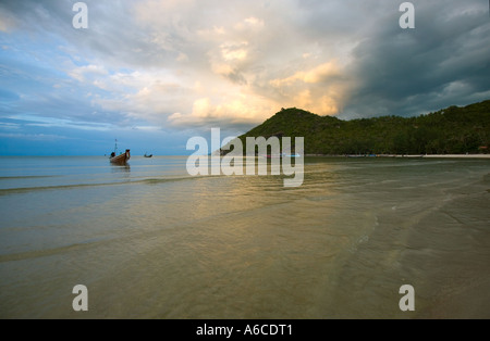 Sonnenuntergang vom Ao Thong Nai Pan Yai Beach Ko Koh Phangnan Phangan Golf von Thailand Thailand Stockfoto