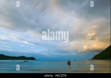 Sonnenuntergang vom Ao Thong Nai Pan Yai Beach Ko Koh Phangnan Phangan Golf von Thailand Thailand Stockfoto