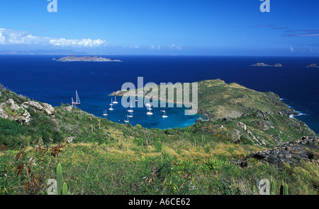 Boote vor Anker in Colombier Bay auf St. Barthelemy Insel in Französisch-Westindien Stockfoto