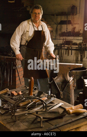 Freiwillige Clay Ford in der Schmiede in Fort Vancouver National Historic Site Vancouver Washington Stockfoto