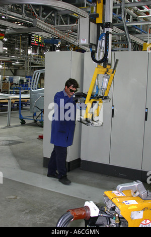 Blind-Worker bei LKW - Volvo - Werk Brasilien Stockfoto