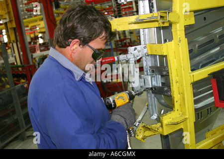 Blind-Worker bei LKW - Volvo - Werk Brasilien Stockfoto