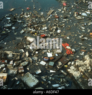 Müll in Hong Kong Hafen China schweben Stockfoto