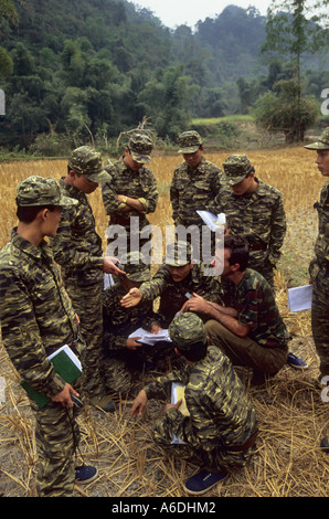 Revierleiter Trainingsübung Ba werden Nationalpark Vietnam Stockfoto