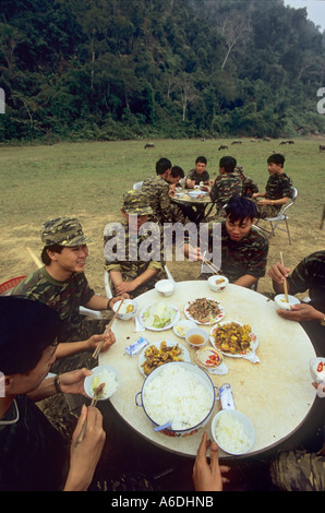 Revierleiter Trainingsübung Ba werden Nationalpark Vietnam Stockfoto