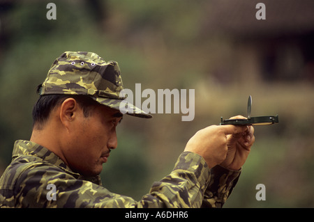 Revierleiter Trainingsübung Ba werden Nationalpark Vietnam Stockfoto