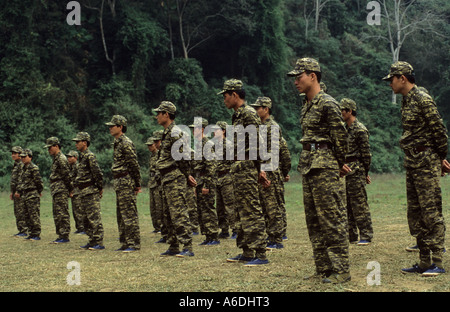 Revierleiter Trainingsübung Ba werden Nationalpark Vietnam Stockfoto