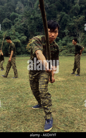 Revierleiter Trainingsübung Ba werden Nationalpark Vietnam Stockfoto