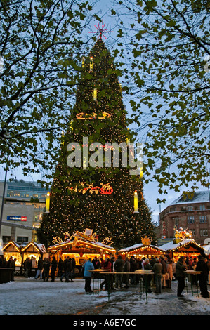 Der größte Weihnachtsbaum der Welt, 45 Meter, Weihnachten, Dortmund, NRW, Nordrhein Westphalians, Deutschland Stockfoto