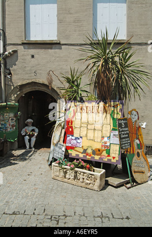 Carcassonne befestigten mittelalterlichen Stadt Pflaster Menü Anzeige außerhalb Restaurant Eingang im Süden von Frankreich Stockfoto