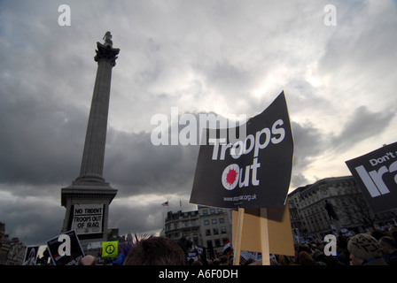 Demonstrationen für Frieden in London Trafalgar square 100 000 Demonstranten 24 2 07 Stockfoto