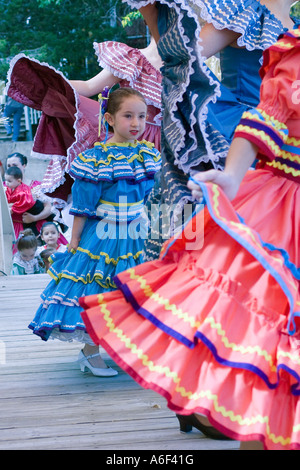 Junge spanische New Mexicos Volkstänzer in El Rancho de Las Golondrina, New Mexico Stockfoto