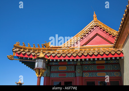 Dach des Gebäudes in chinesischen Abschnitt des World Showcase, EPCOT Center, Disney World, Orlando, Florida, USA Stockfoto