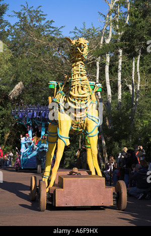 Kamel-Modell Float, Mickys Jammin Dschungel-Parade, Animal Kingdom, Disney World, Orlando, Florida, USA Stockfoto