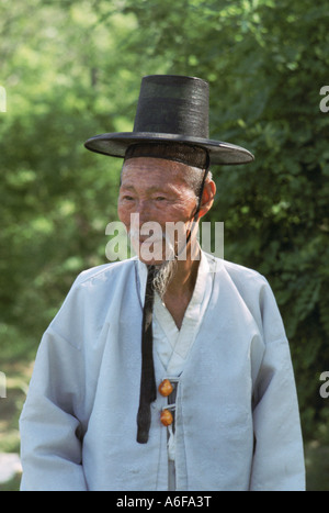 Dorfälteste in traditioneller Kleidung Korea Stockfoto