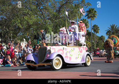 Disney-Stars und Motor Cars Parade, Mary Poppins und Bert, Disney MGM Studios, Disneyworld, Orlando, Florida, USA Stockfoto