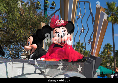 Mickey und Minnie Maus, Disney-Stars und Motor Cars Parade, Disney MGM Studios, Disneyworld, Orlando, Florida, USA Stockfoto