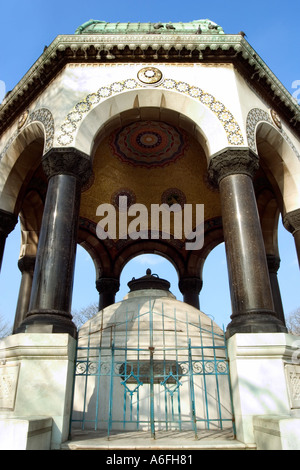 Der Brunnen von Kaiser Wilhelm II. Alman Çesmesi (deutscher Brunnen) in Hippodrome.Istanbul, Türkei Stockfoto