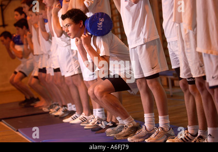 POWERBAG WIDERSTAND TRAINING TASCHEN VON SCHÜLERN AN DIE BISCHÖFE VON HEREFORD SCHULE HEREFORDSHIRE UK VERWENDET WIRD Stockfoto