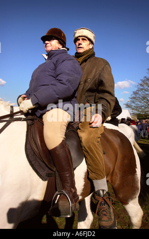 Bicester Hunt treffen 19. Februar 2005 in Stratton Audley Oxfordshire am ersten Samstag nach das Verbot der Jagd mit Hunden war Stockfoto